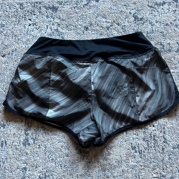 Nike dri-fit shorts - Picture 2 of 3